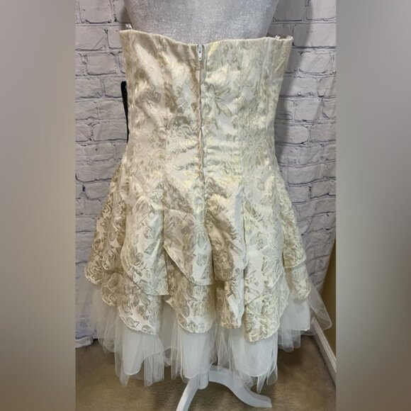 NWT Masquerade gold homecoming prom dress With Tulle Size 13/14 - Picture 5 of 9